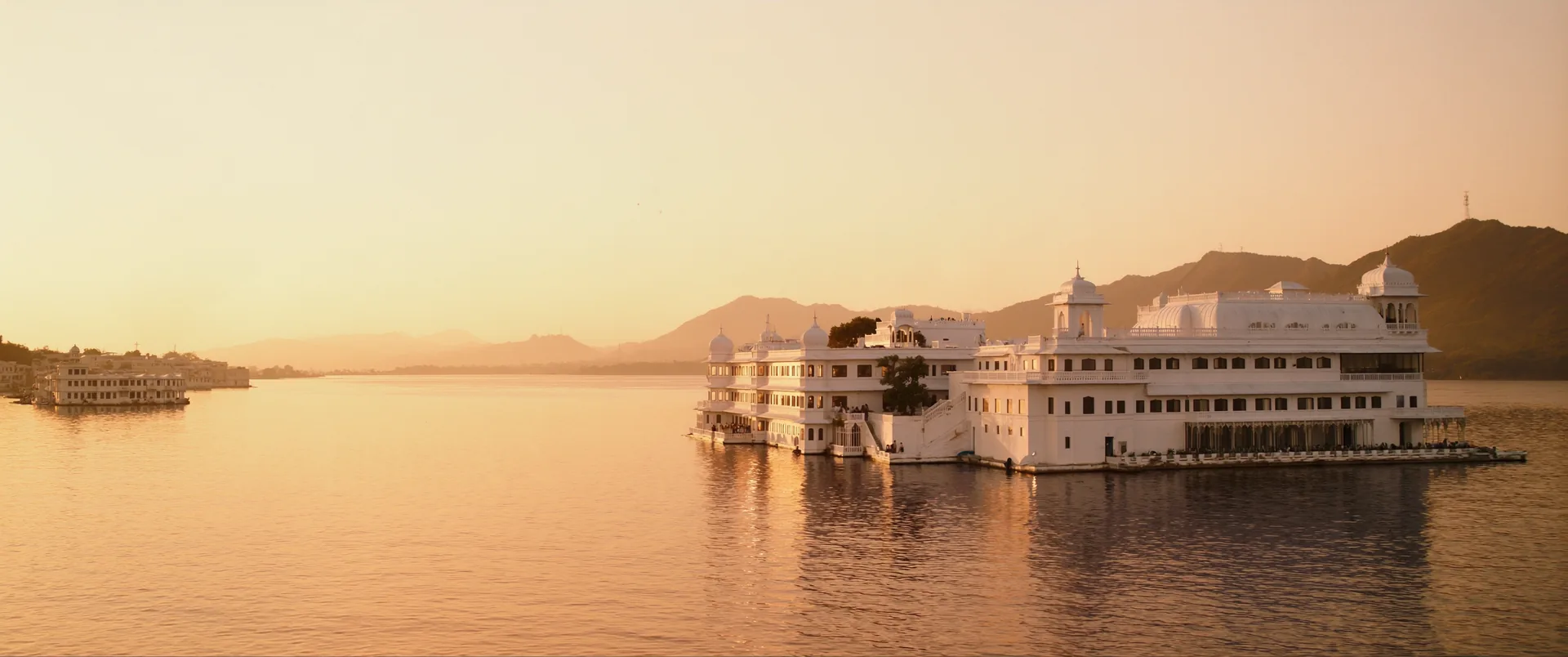 Rajasthan — forts, lakes and desert nights